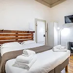 Roommo Pergola Apartment